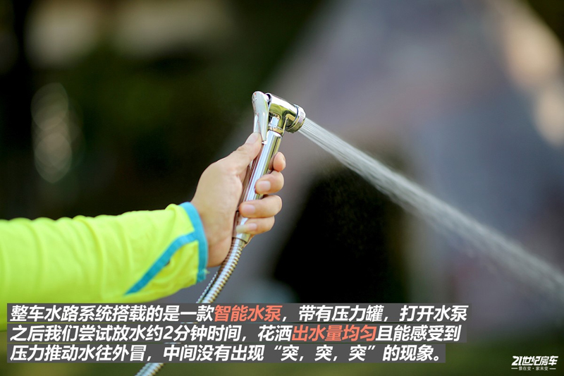 打響第二炮！搶先實(shí)拍體驗(yàn)覽眾自由炮-B皮卡四驅(qū)房車(chē)