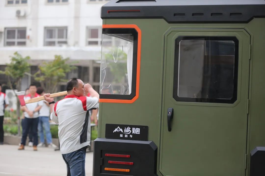 砸掉山海炮旅居車，覽眾房車究竟在搞什么？